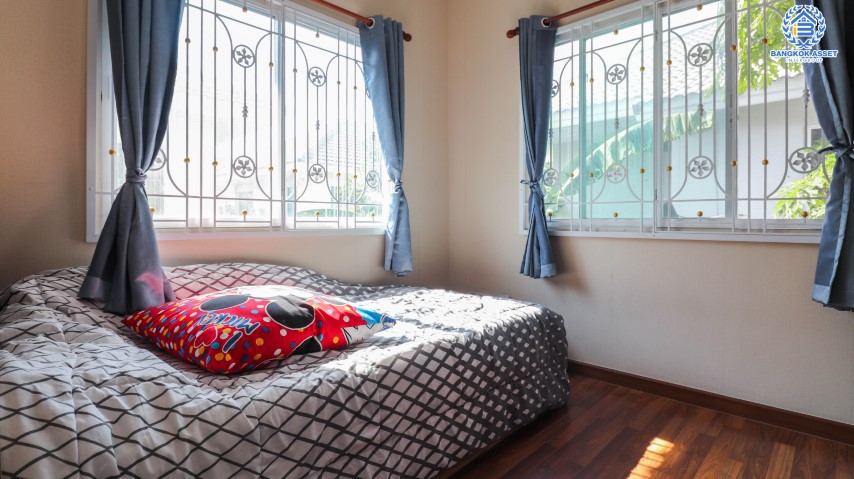 *****บ้านแฝดมือสองนนทบุรี ม.เพอร์เฟคพาร์ค บางบัวทอง จากแบรนด์ Property Perfect เนื้อที่ 36.70 ตร.ว. ฟังก์ชัน 3 ห้องนอน 2 ห้องน้ำ ต่อเติมครบครัน พร้อมอยู่ โดดเด่น มีสไตล์เป็นของตัวเอง ใกล้รถไฟฟ้าสายสีม่วง "สถานีคลองบางไผ่" และทางด่วนกาญจนาภิเษก